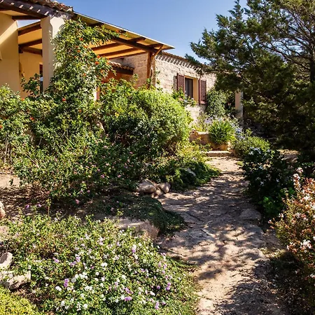 Roccia San Pantaleo Villa