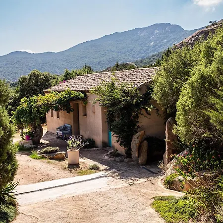 Roccia San Pantaleo Villa